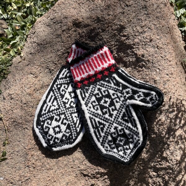 Intro to Colorwork: Mittens - April 3, 10, 17 (ticket)